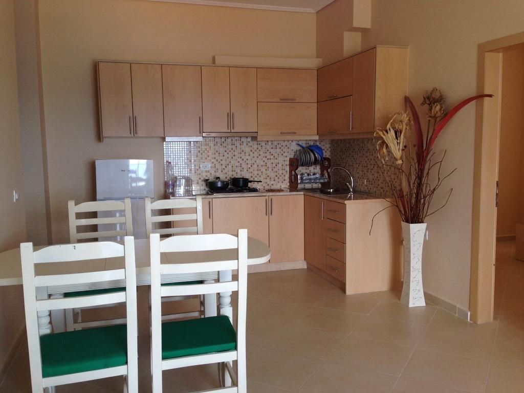 Apartments On The Beach Саранда Номер фото